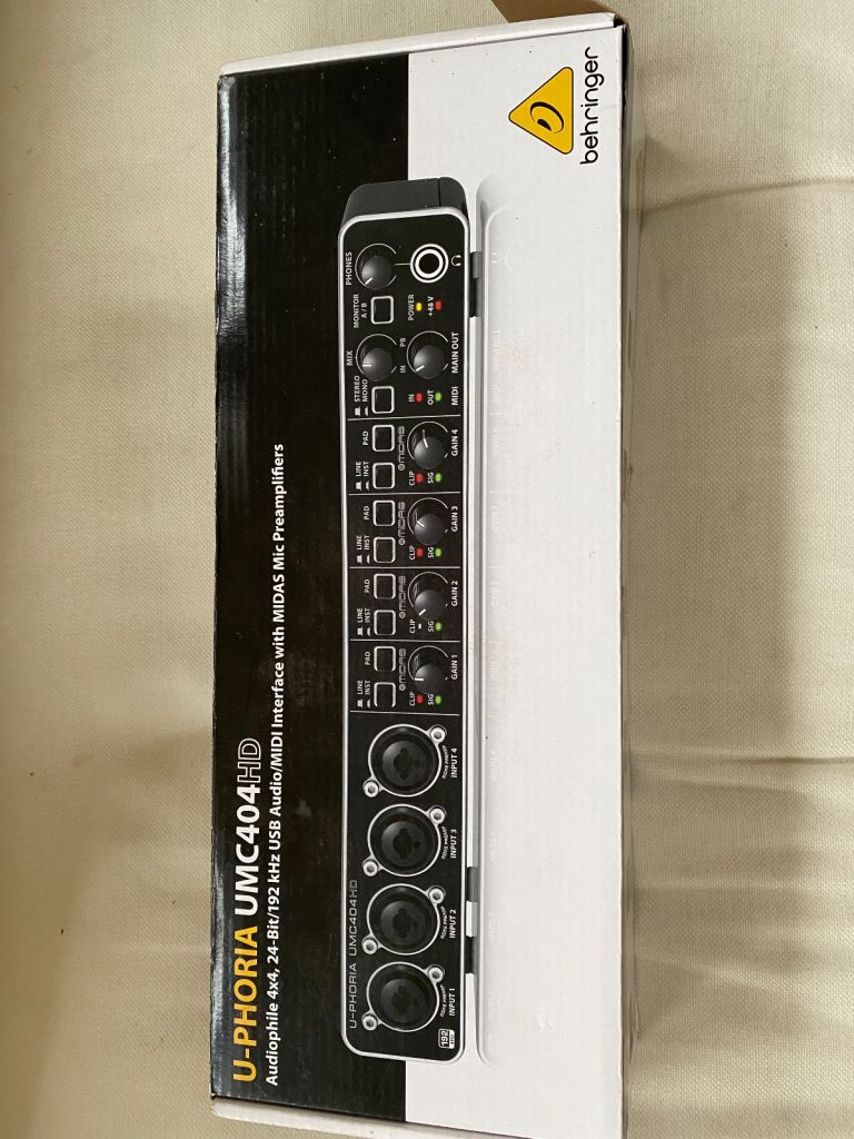 Behringer U-Phoria UMC404HD