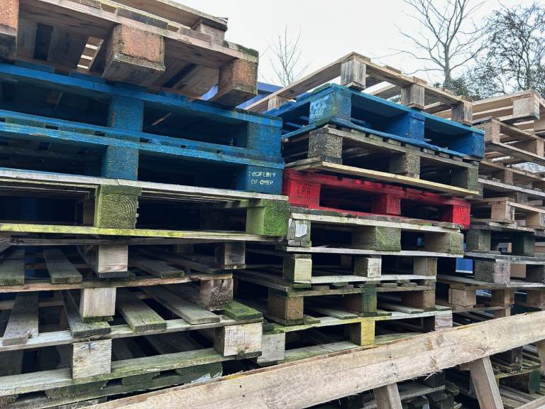 Free pallets