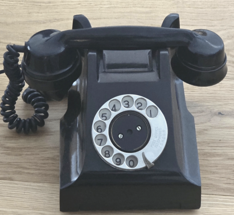 Vintage ITI Indian Telephone Industries Bakelite Telephone - Post Office Telephones London