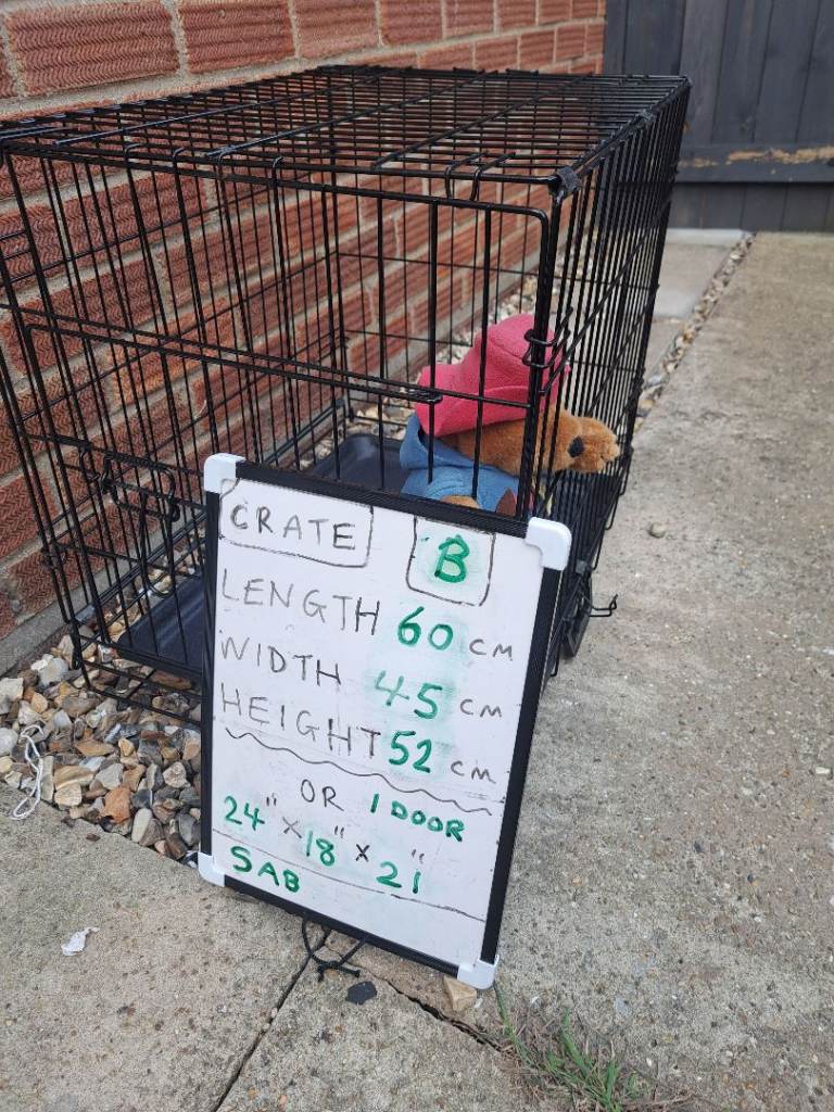 B puppy dog crate cage 