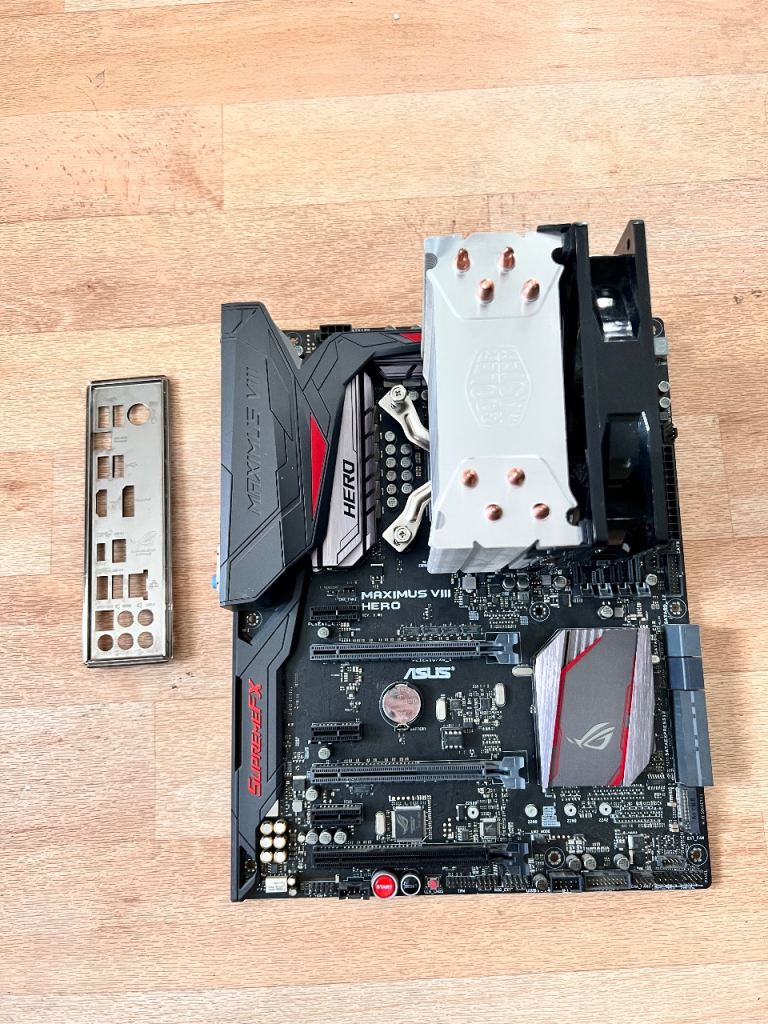 ASUS Maximus VIII Hero Z170 Socket LGA 1151  + I7 6700k + Cooler Master Cooler