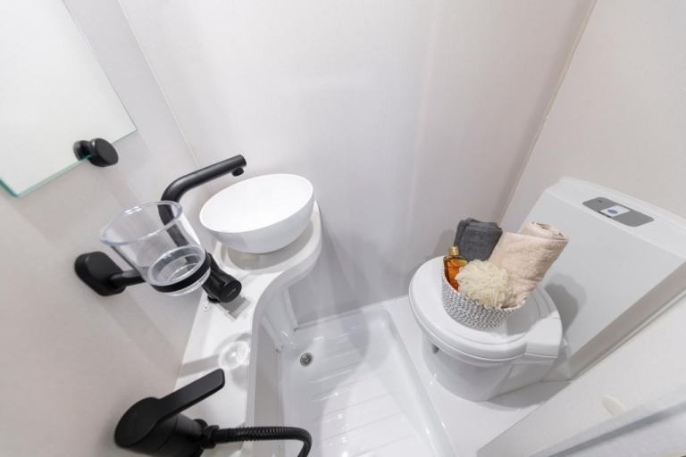 2025 XPLORE XC LITE 4 BERTH TOURING CARAVAN - BRAND NEW!