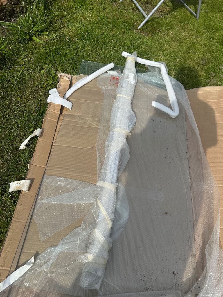Shower screen over bath brand new bargain 