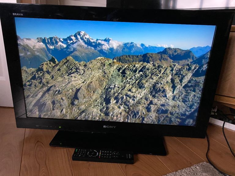 Sony  LCD digital 32 inch television kdl32CX523