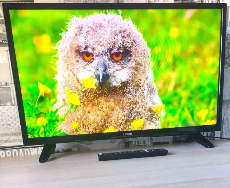 Luxor 32" inch  LED Smart TV DVD Player Combi WIFI HDMI FreeviewHD LUXC0132002/01