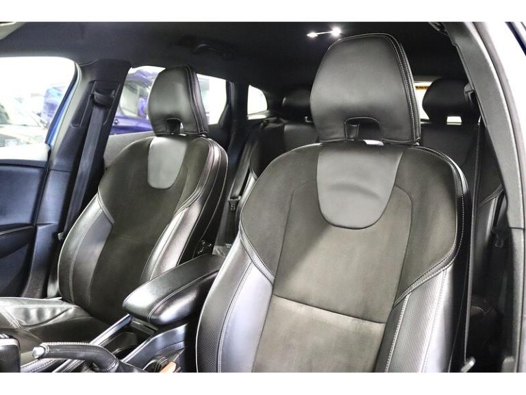 2017 Volvo V40 D4 R-Design Hatchback Diesel Manual