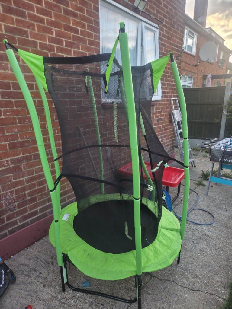 Chad Valley My First 4ft Outdoor Kids Trampoline & Enclosure