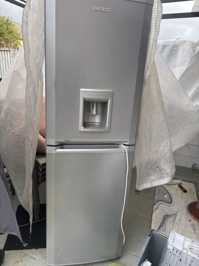 Fridge freezer half n half