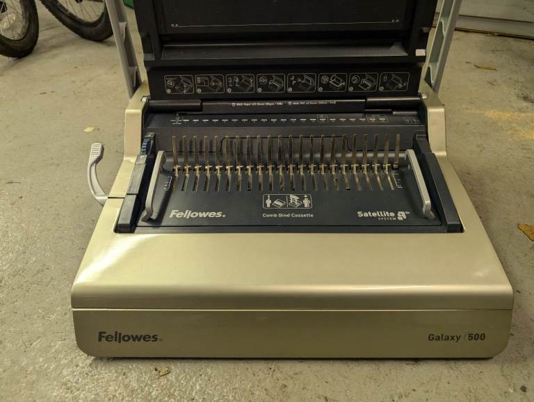 Fellowes galaxy 500 comb ring binder machine 