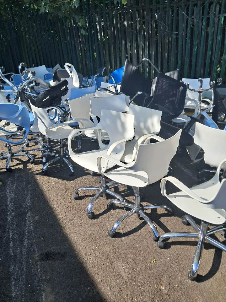 Job Lot of Office Chairs – Various Colours, Fair Condition