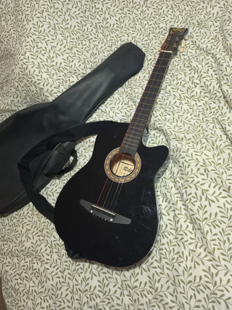 Rikter Acoustic Junior Guitar with Case – Black, Good Condition