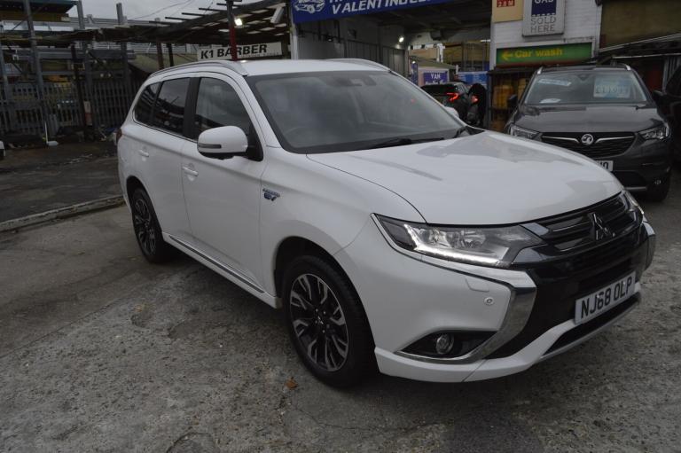2018 Mitsubishi Outlander 2.0 PHEV 4hs 5dr Auto 2018 ONE OWNER PLUG IN HYBRID ESTATE Petrol Paral...