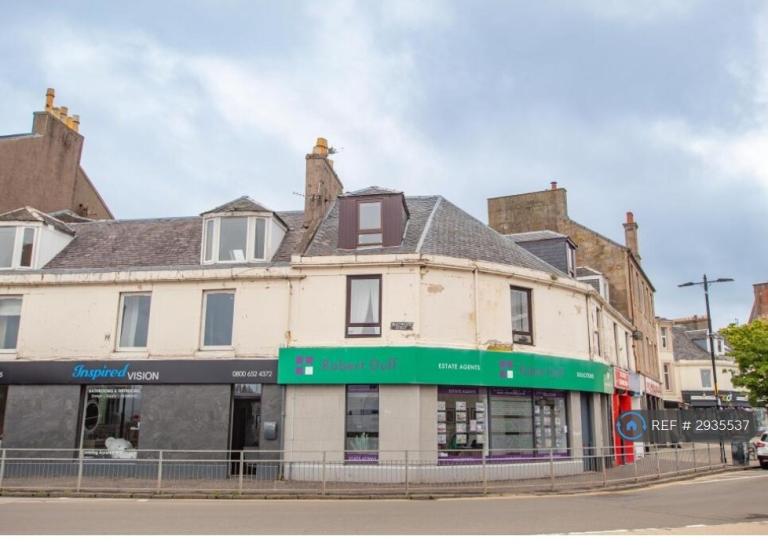 1 bedroom flat in Main Street, Largs, KA30 (1 bed) (#2935537)