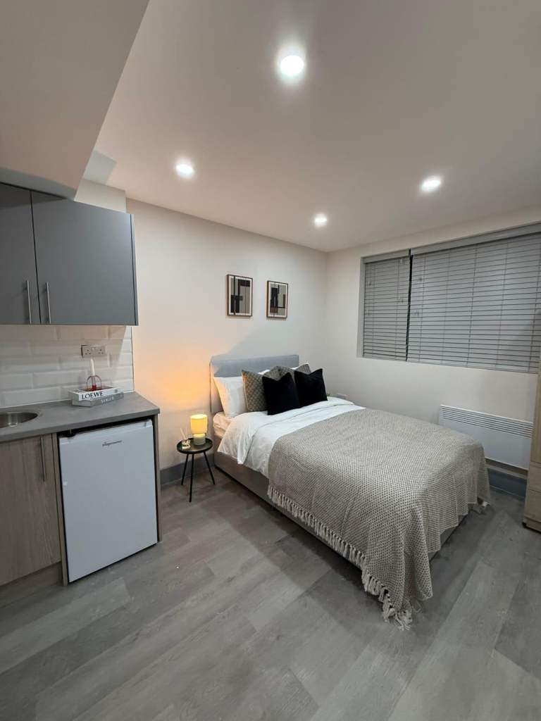 HMO Studio Flat – Hayes Area - UB3 5LY – DSS Welcome (35+)