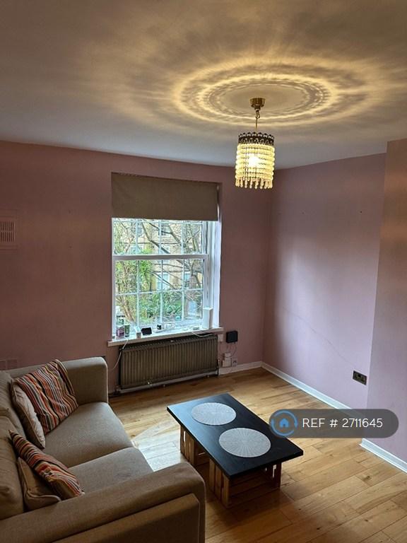 1 bedroom flat in Tanners Hill, London, SE8 (1 bed) (#2711645)