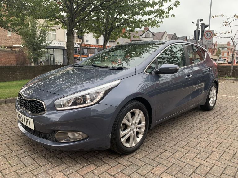 2013 Kia Ceed 1.6 CRDi EcoDynamics 3 Hatchback 5dr Diesel Manual Euro 5 (s/s) (126 bhp) Hatchback...