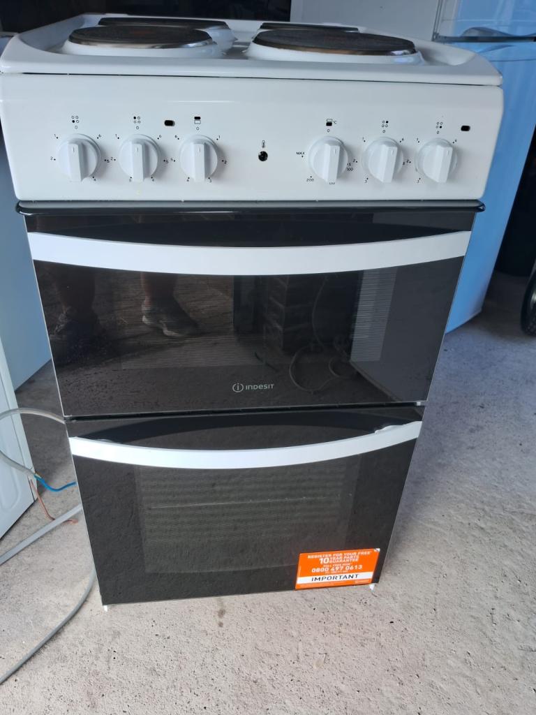 Indesit Freestanding Electric Cooker - White, Good Condition