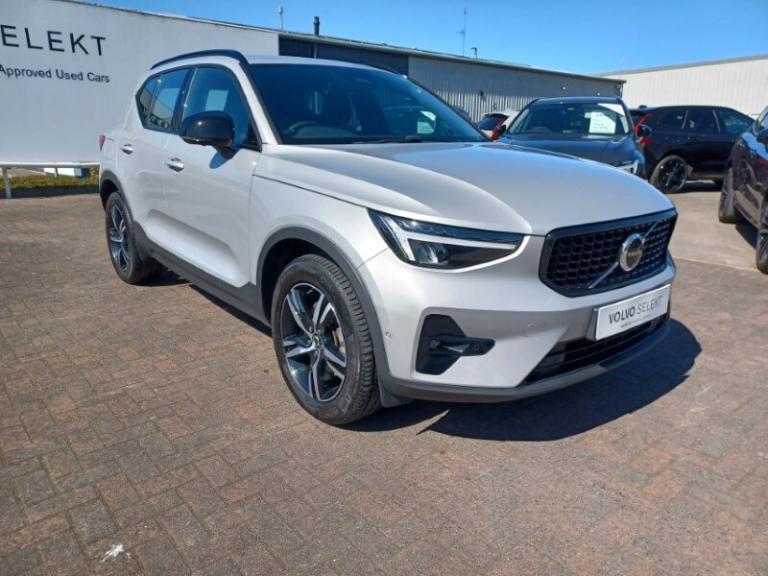 VOLVO XC40 2.0 B3P Plus Dark 5dr Auto