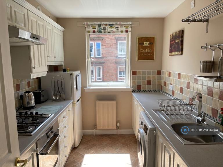 2 bedroom flat in Lorne St, Edinburgh, EH6 (2 bed) (#2904744)