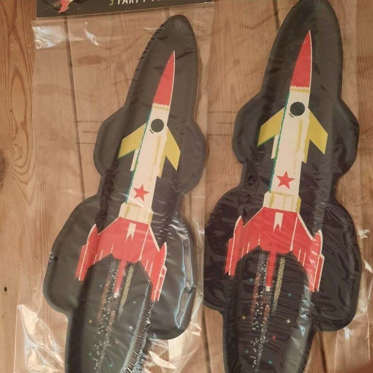 9 x Kids party Platters SPACE ROCKETS design LARGE platters for buffets etc NEW