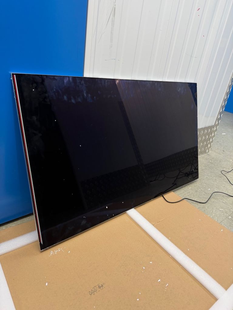 5x TVs broken screens high end models G5 B5 8k Neo qled OLEDS check description whole lot for £50
