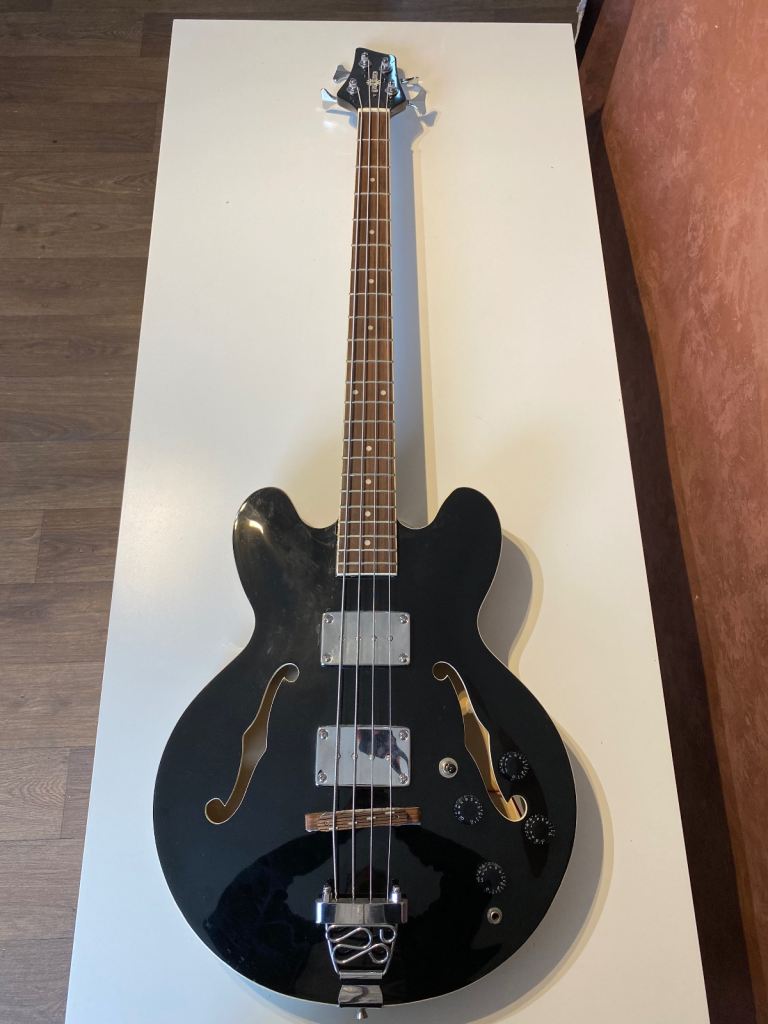 Gear4Music Bass Guitar