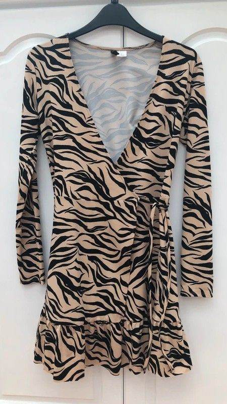 H&M Divided tiger print wrap around mini dress XS VGC ONO