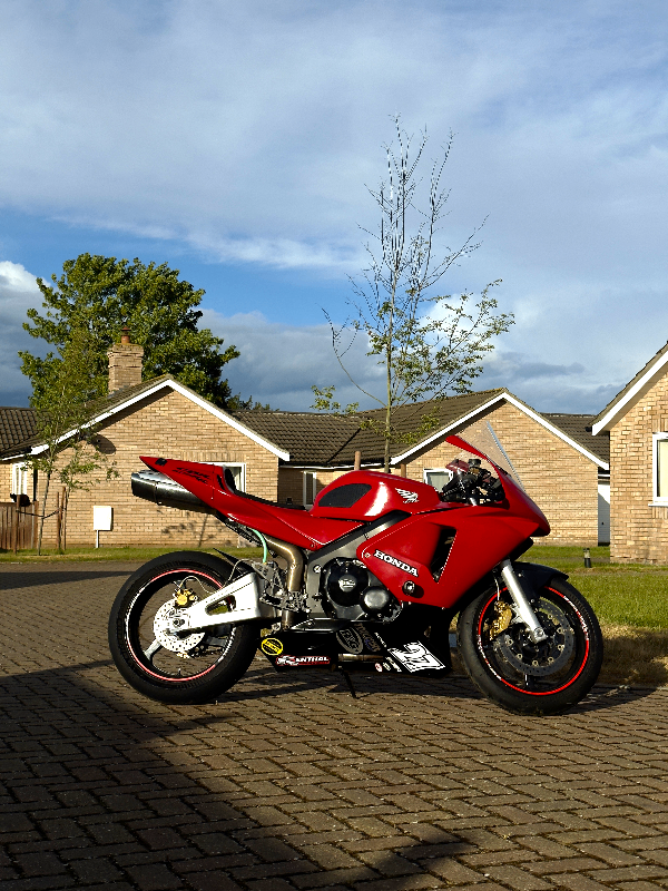 CBR600RR- Perfect Condition (Track)
