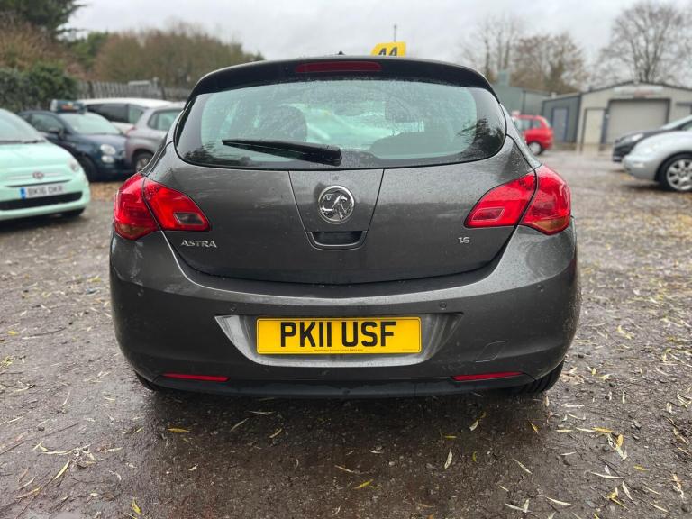 2011 Vauxhall Astra 1.6i 16V Exclusiv 5dr Auto HATCHBACK PETROL Automatic