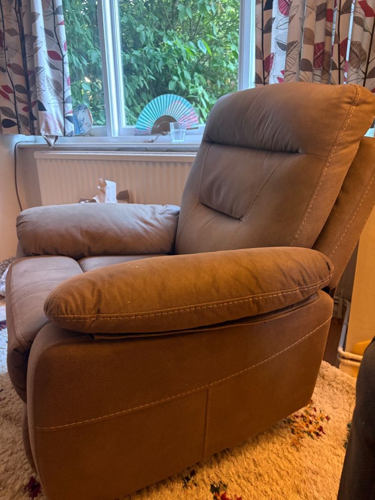 Comfy Brown Fabric Recliner Armchair – Good Condition