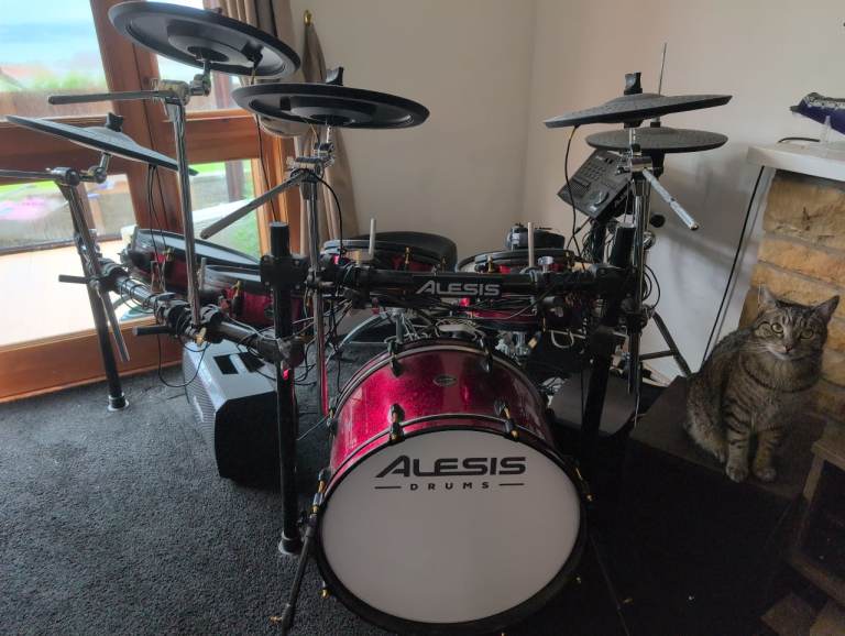 Alesis Strike Pro SE Electronic Drum Kit – Great Condition – Extras Included