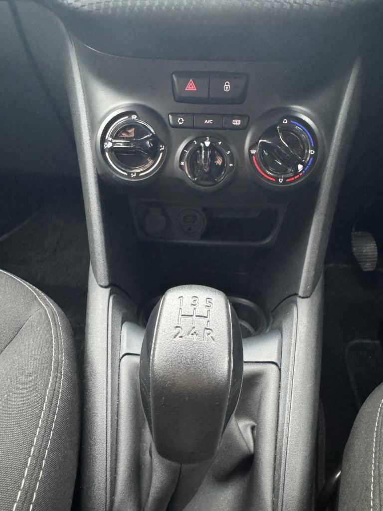 Peugeot, 208, Hatchback, 2018, Manual, 1199 (cc), 5 doors