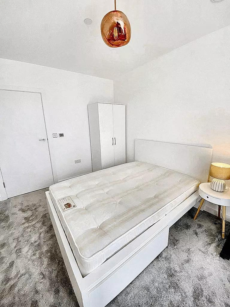 Spacious and Cosy Double Rooms for Rent in - UB6 0GH