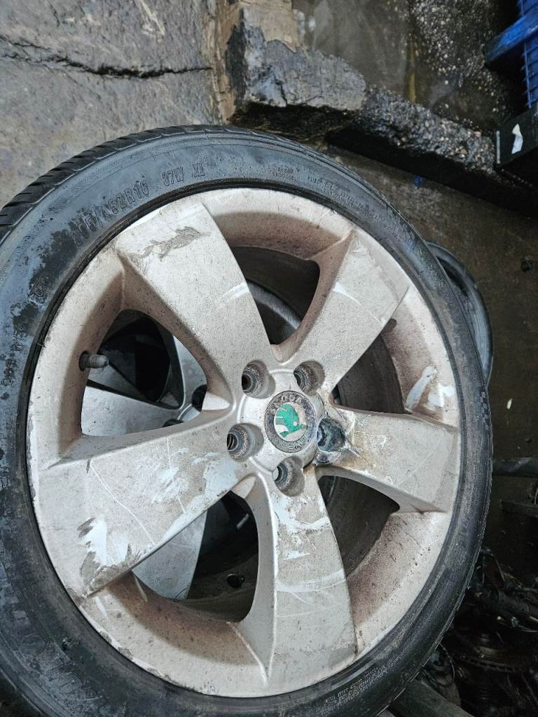 Skoda 16in alloy wheels and tyres pcd100 fitment  5 stud set of 4 
