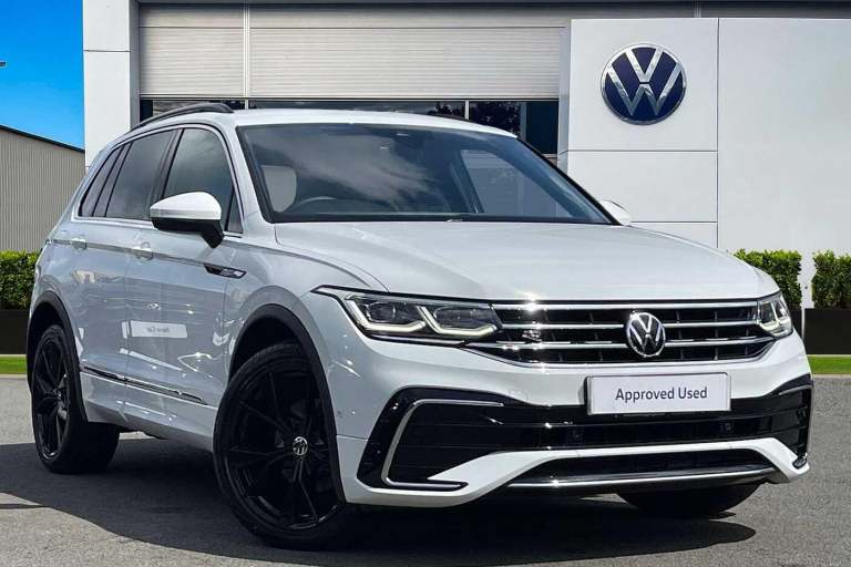 2020 Volkswagen Tiguan 2.0 TDI 4Motion R-Line 5dr DSG Ã¢Â­ÂTow Bar, 1 Year VW WarrantyÃ¢Â­Â SUV...