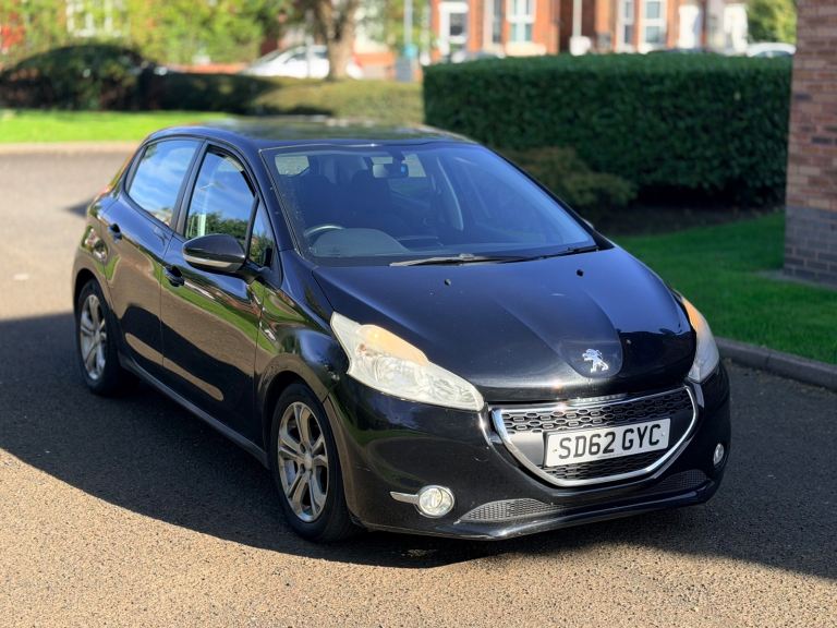 Peugeot, 208, Hatchback, 2012, Manual, 1397 (cc), 5 doors