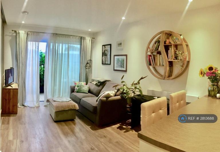 1 bedroom flat in Tierney Lane, London, W6 (1 bed) (#2813688)