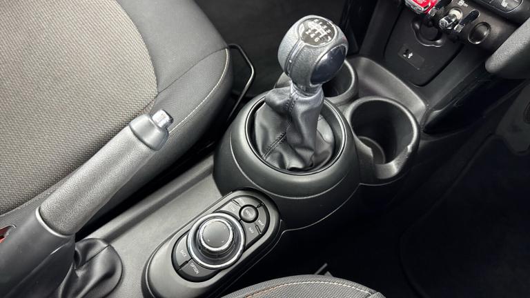 2021 MINI Hatch 1.5 Cooper Classic 5dr Auto [Comfort/Nav Pack] Petrol Hatchback Hatchback Petrol ...