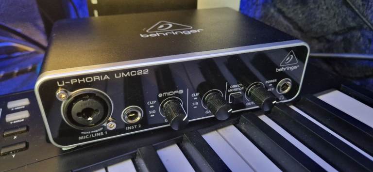Behringer UMC 22 Audio Interface