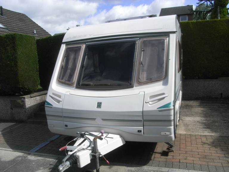 Abbey vogue gts 212 lightweight caravan 2002.