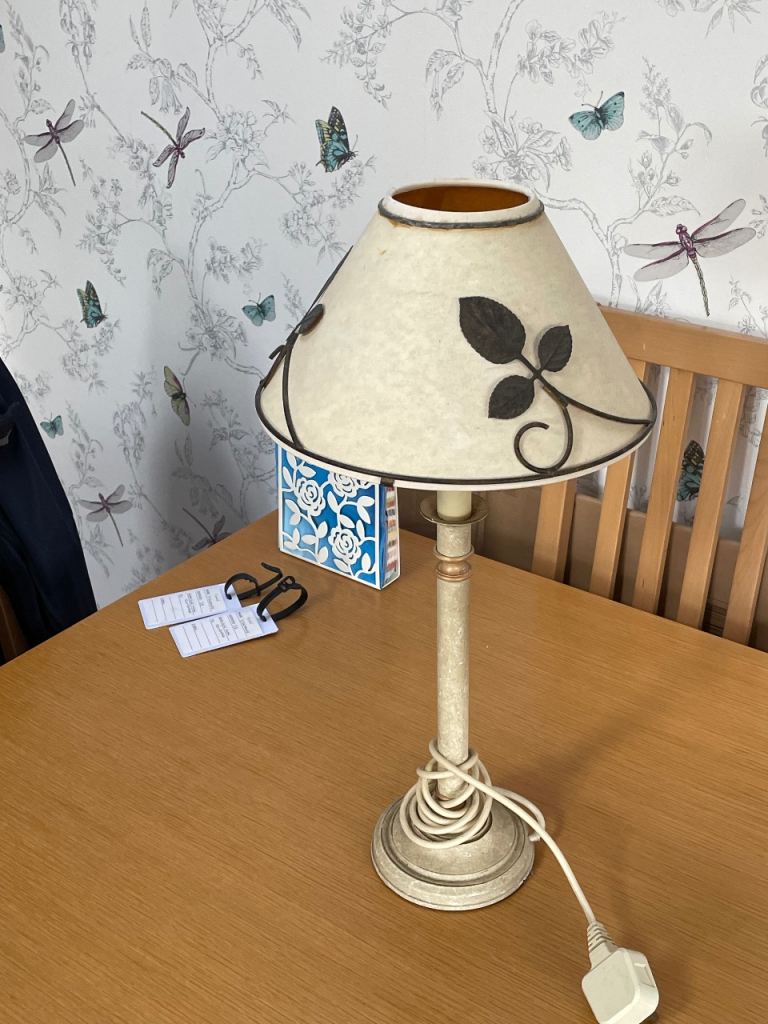 Table lamp