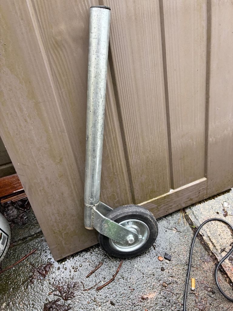 Trailer jockey wheel