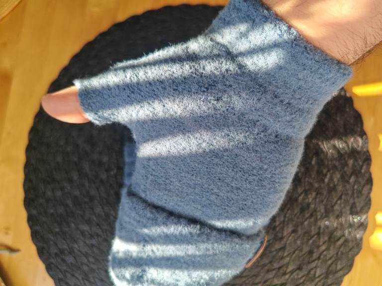 2x pairs of convertible gloves light blue / brown. Brand new 