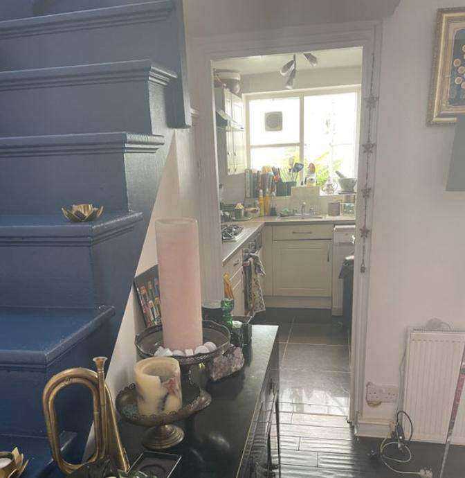Medium Room to Rent in Snarsgate Street, North Kensington, W10 6QP - Bills included