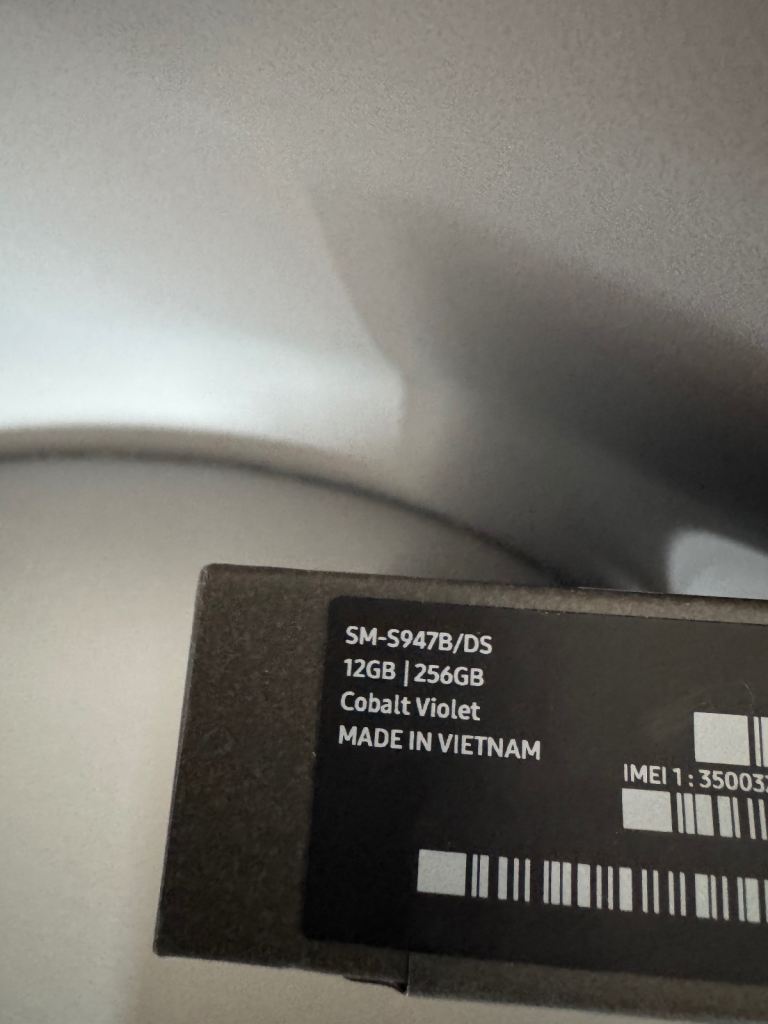 Samsung Galaxy S24+ Cobalt Violet 256GB with Galaxy Buds4 Pro – New