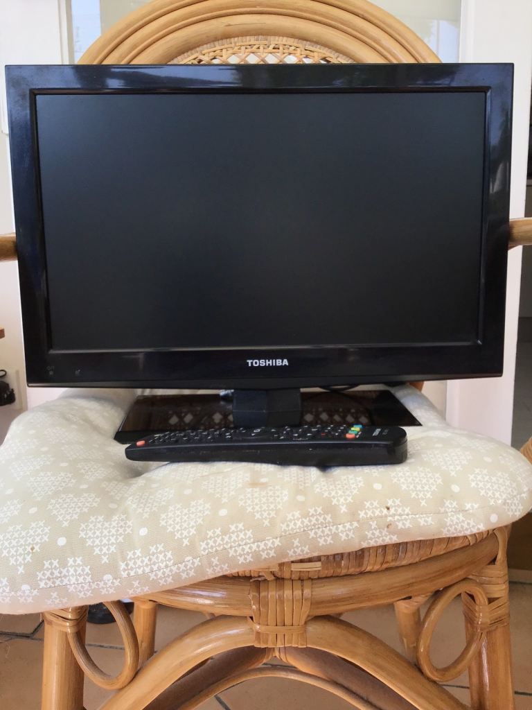 TOSHIBA 19” TV 