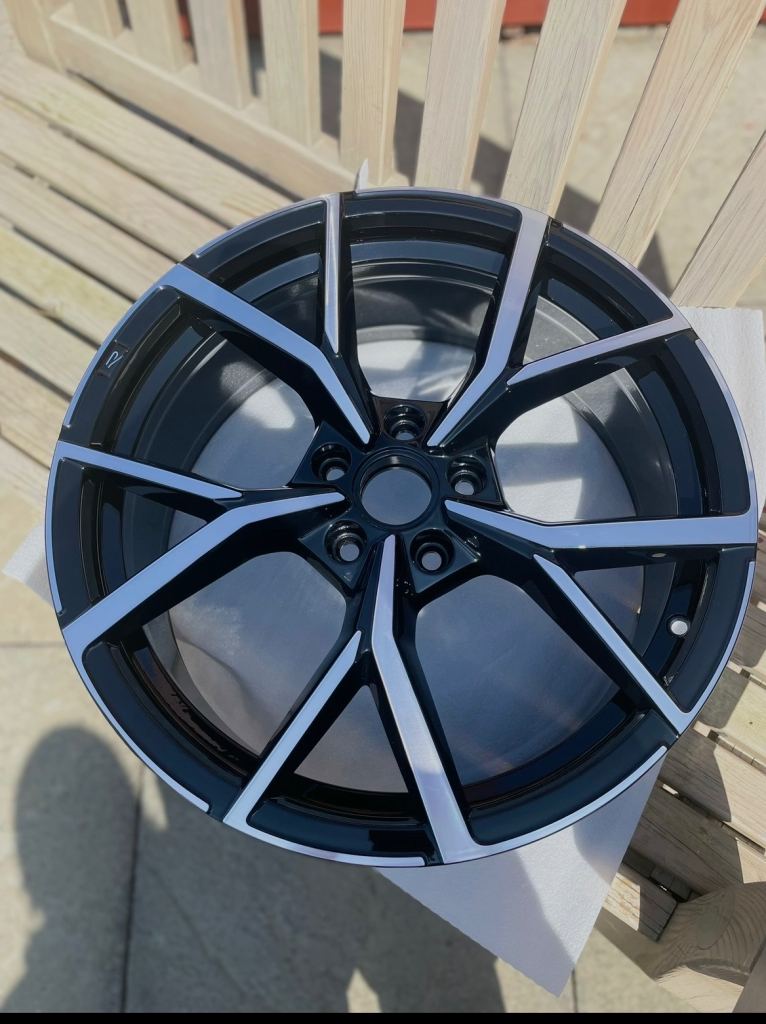 Genuine Volkswagen Golf R Estoril 19” alloy wheel 