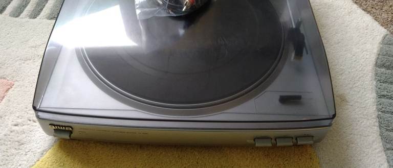 AIWA TURNTABLE 