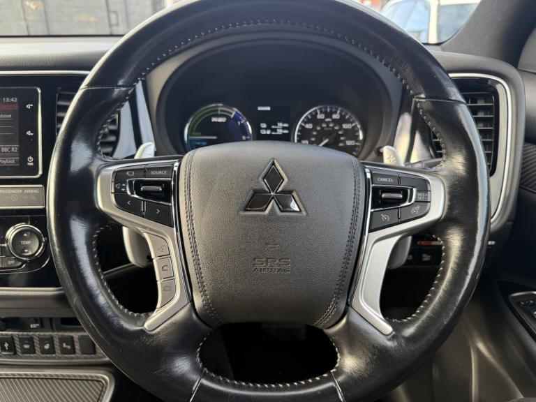 MITSUBISHI OUTLANDER 2.4 h TwinMotor 13.8kWh 4h 2018