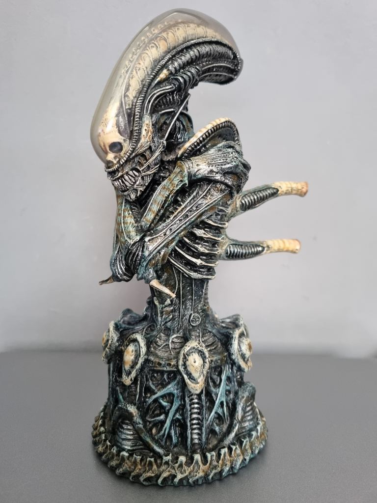 Palisades Alien Special Edition Mini Bust Figure Statue Giger